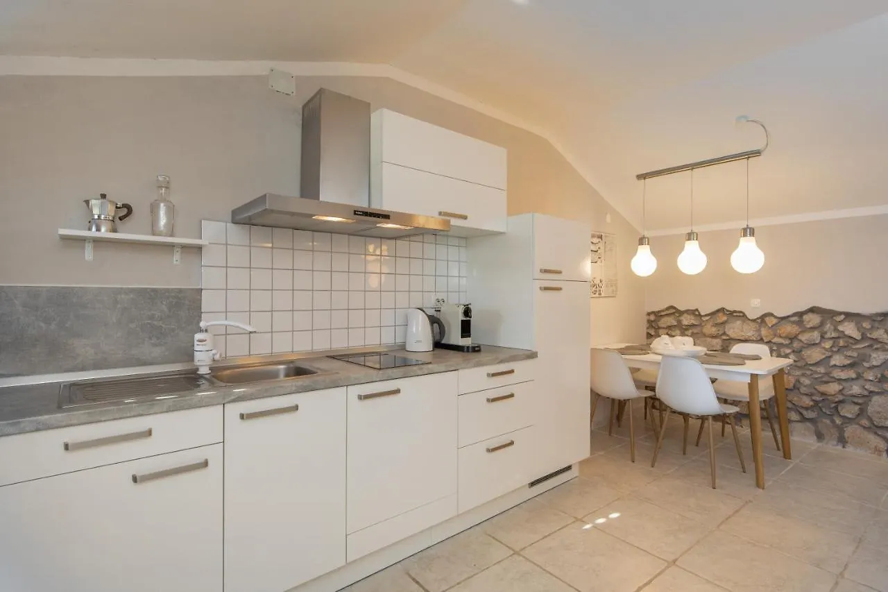 Vrh  Apartments Lina - Countryside Holiday With Your Pet