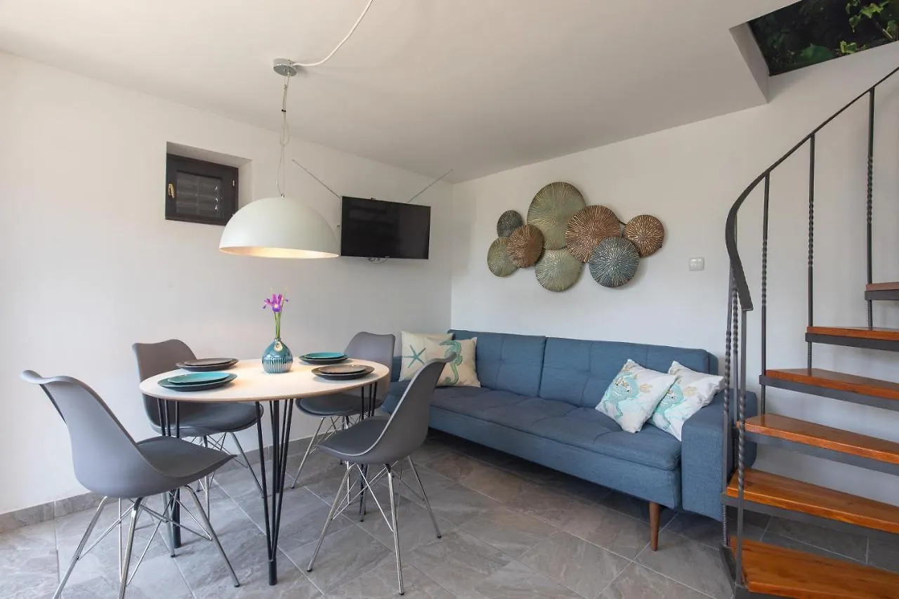 Vrh  Apartments Lina - Countryside Holiday With Your Pet كرواتيا