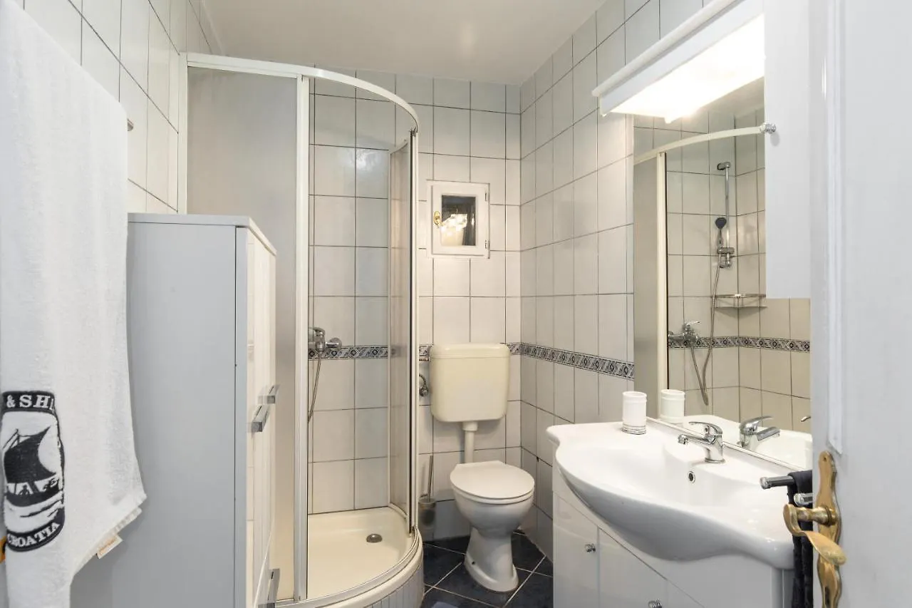 Vrh  Apartments Lina - Countryside Holiday With Your Pet كرواتيا