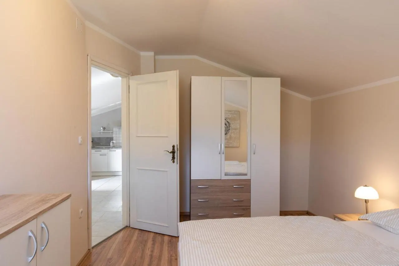 Apartments Lina - Countryside Holiday With Your Pet Vrh  0*, Vrh (Krk) Croatia