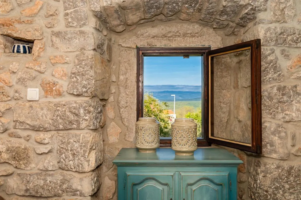 Apartments Lina - Countryside Holiday With Your Pet Vrh