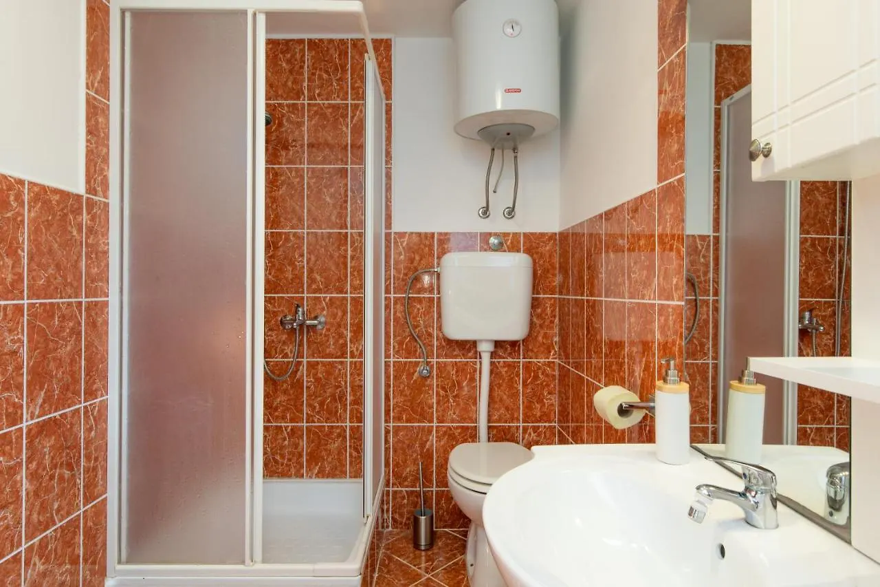 Apartments Lina - Countryside Holiday With Your Pet Vrh  0*, Vrh (Krk) Croatia
