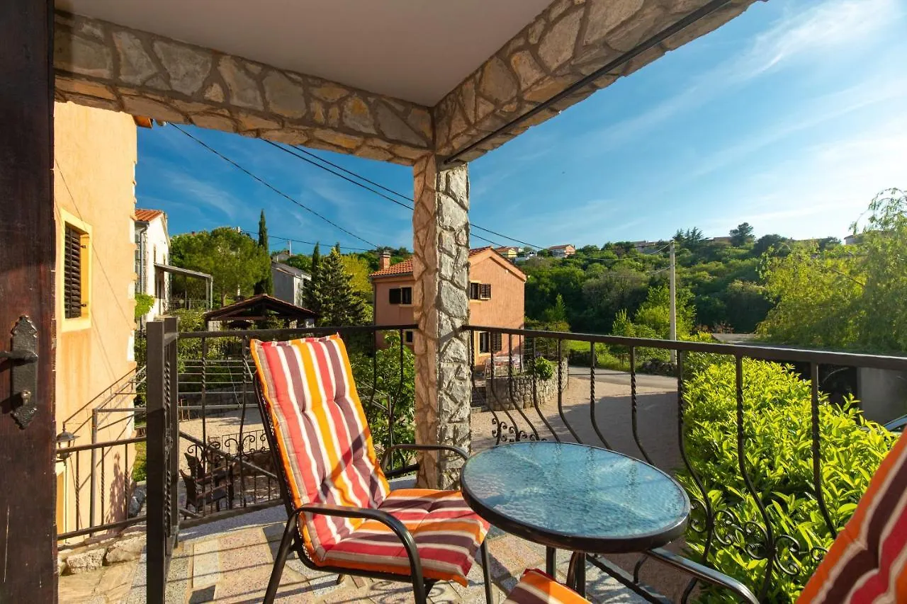 Apartments Lina - Countryside Holiday With Your Pet Vrh  Croatia