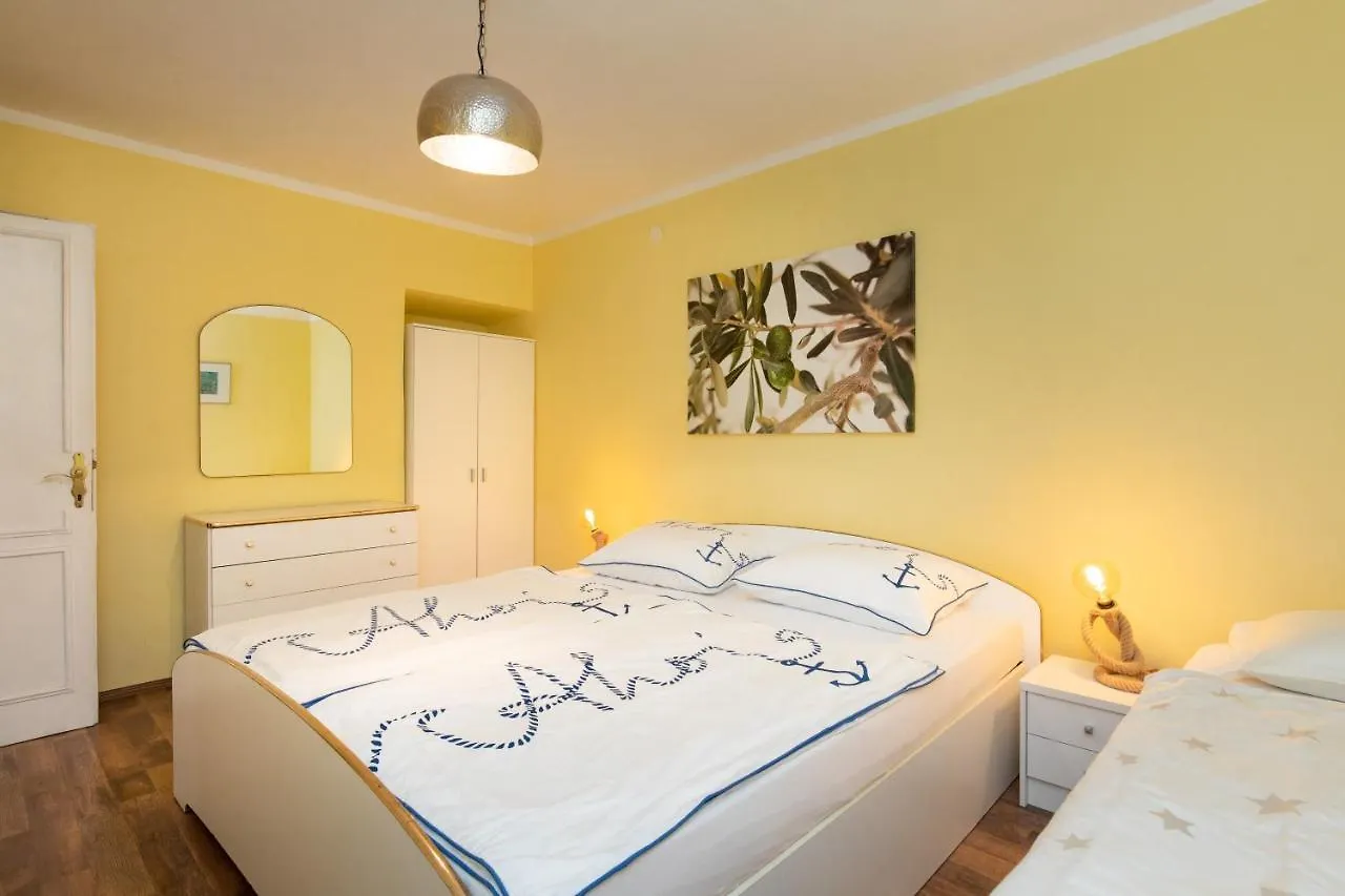 Apartments Lina - Countryside Holiday With Your Pet Vrh   Vrh (Krk)