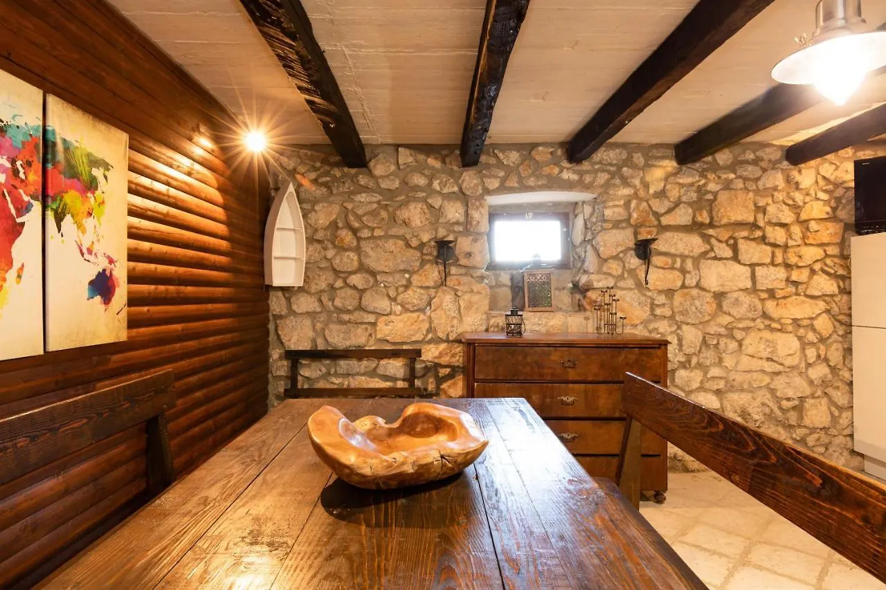 Apartments Lina - Countryside Holiday With Your Pet Vrh  0*, Vrh (Krk) Croatia