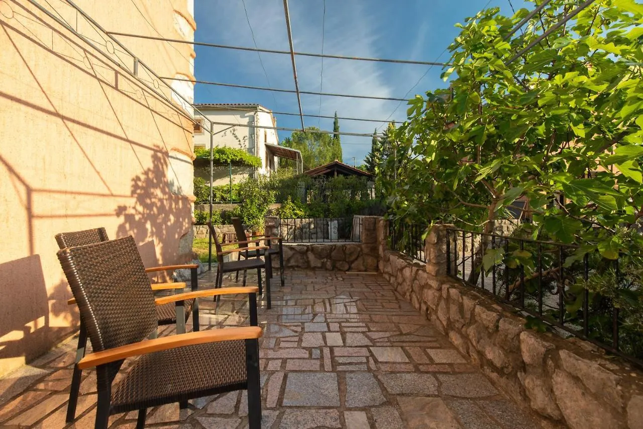Apartments Lina - Countryside Holiday With Your Pet Vrh  0*, Vrh (Krk) Croatia
